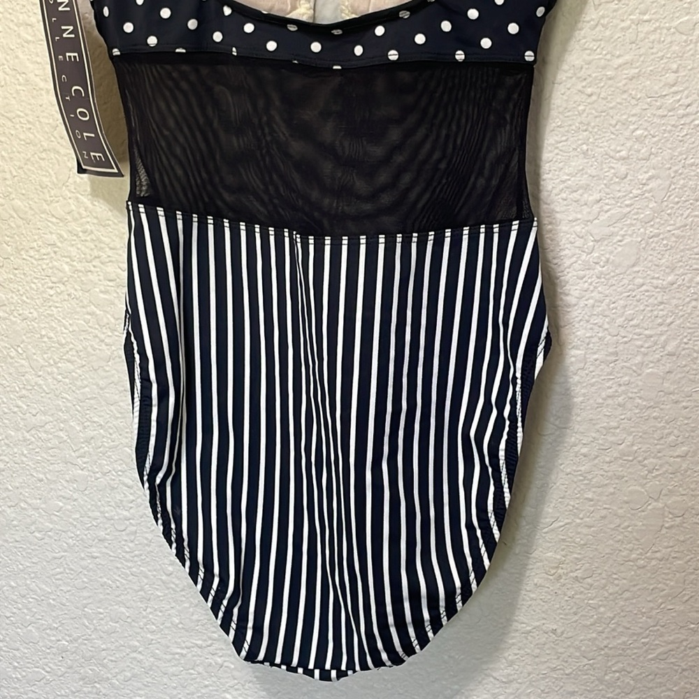 Anne Cole Collection Black And White One Piece Swimsuit. NWT. Size 12. - Picture 7 of 12